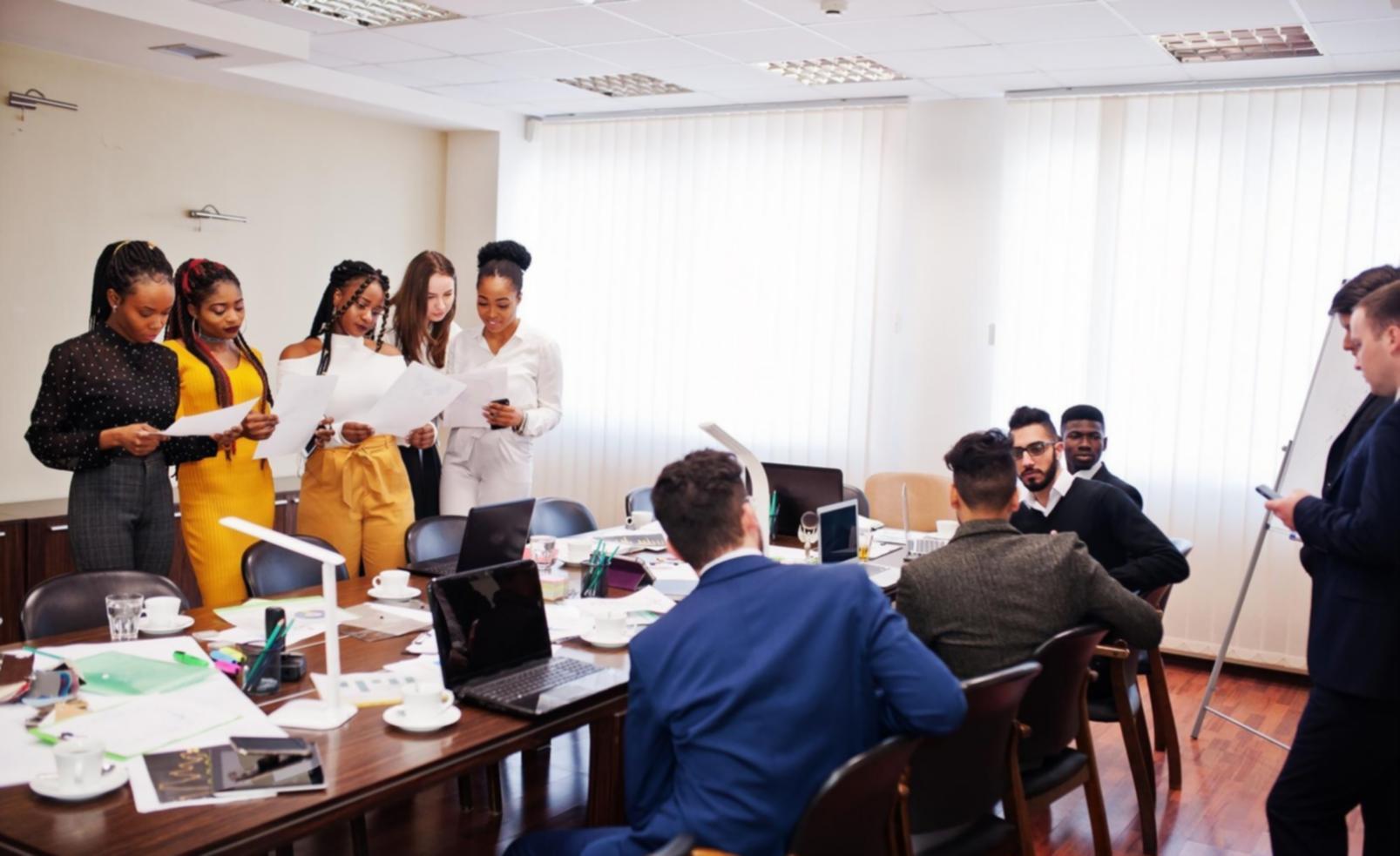 Seminarraum bei myrathilora mit Teilnehmern